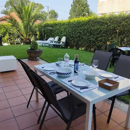 Con Jardin Frente A La Playa * بايونا